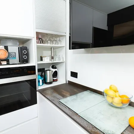 Duplex In Near Sandy Apartment *