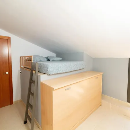 Apartment Duplex In Near Sandy *